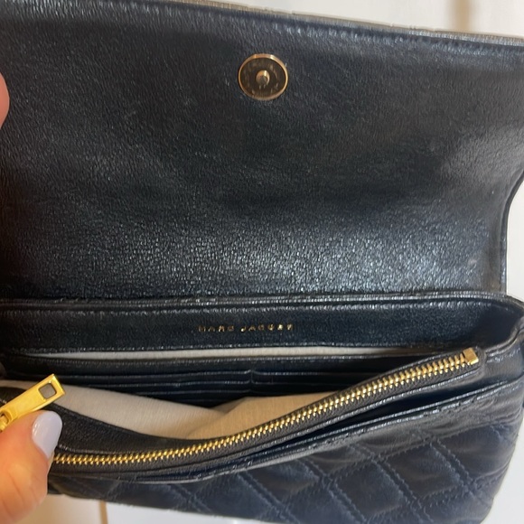 Marc Jacobs Black Quilted Leather Chain-Linked Crossbody Bag - Picture 3 of 5